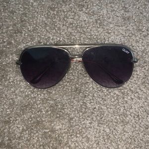 Quay Aviator sunglasses with gold frame